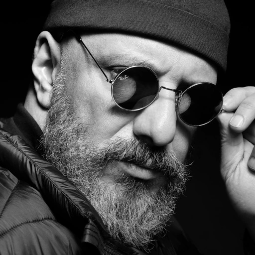 Portrait with sunglasses